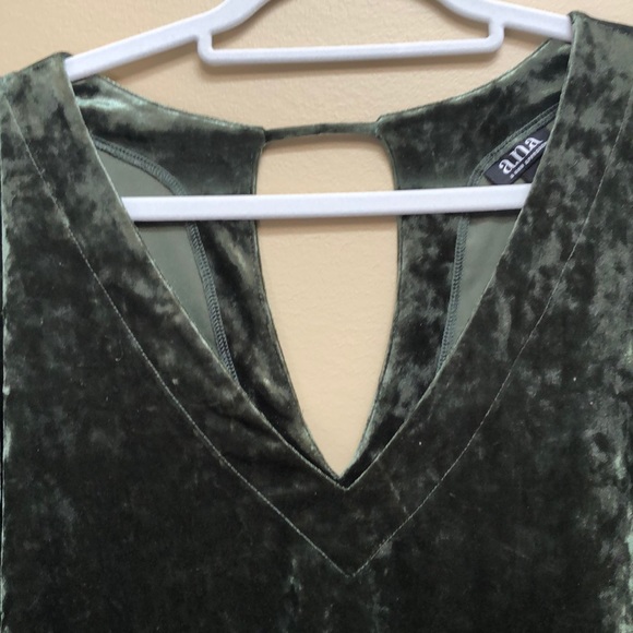 Flare sleeved forest green minidress, velveteen. - Picture 7 of 9